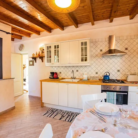 Апартаменты Aurora, *