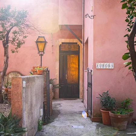 Aurora, Апартаменты Таормина