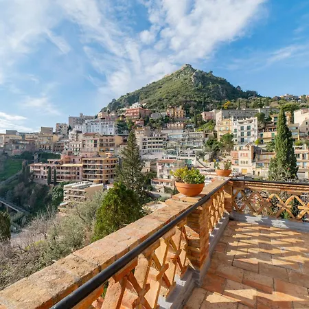 Aurora, Апартаменты *